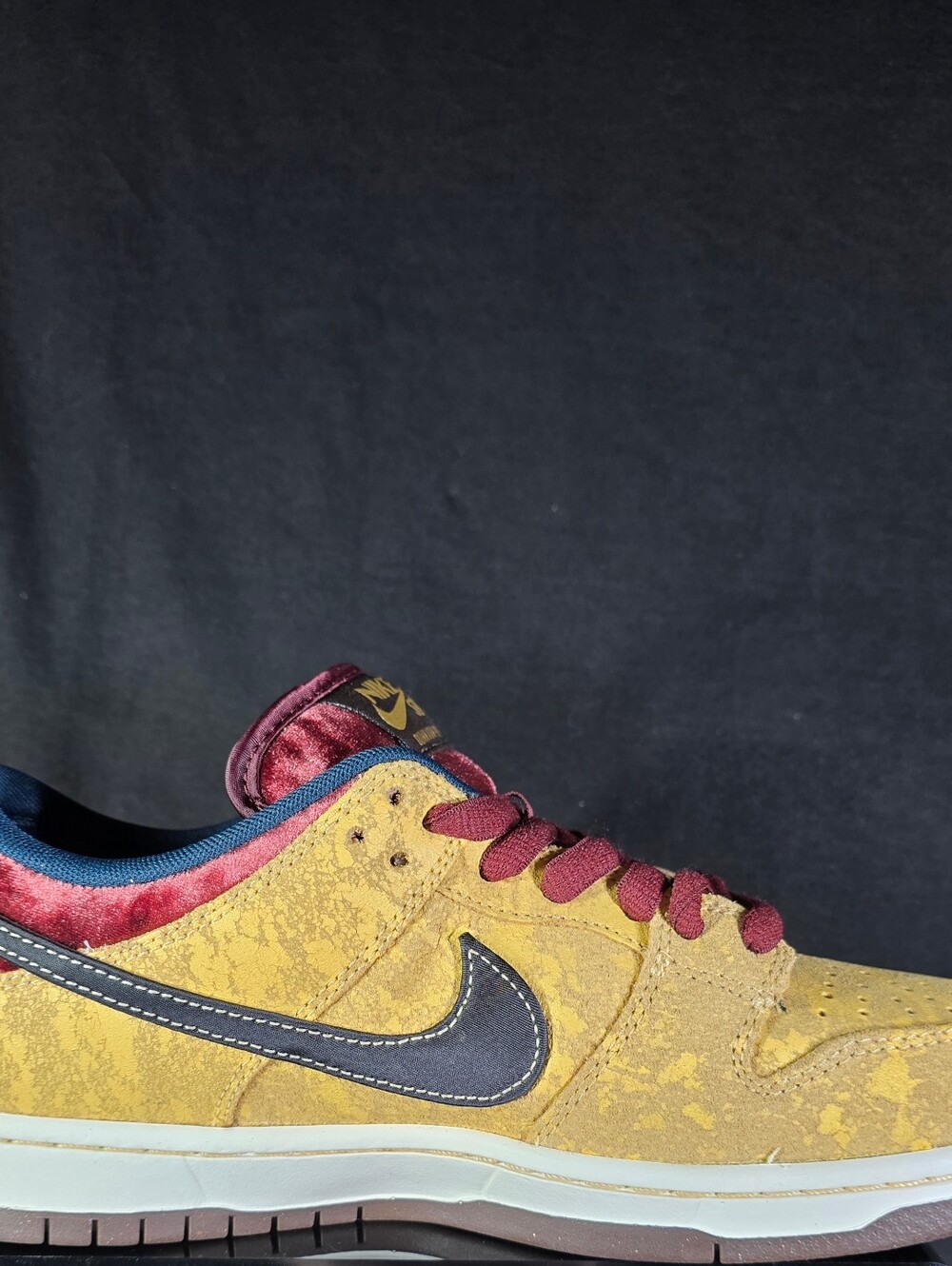 💎SOLD💎Nike SB Dunk Low Pro 'City Of Cinema' FZ1278-200 8 Men/9.5 Women - Picture 9 of 13